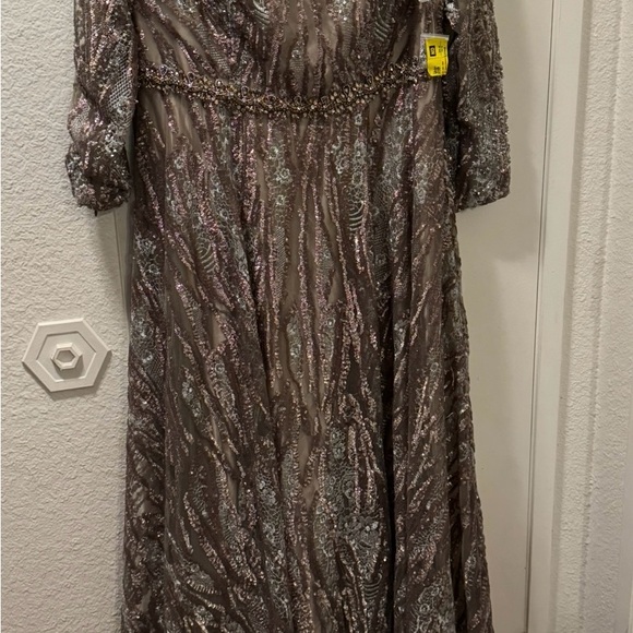 Mac Duggal Dress 79261 Mocha Sequin Long Sleeve Bateau A-Line Size 14 $798 - Picture 10 of 11